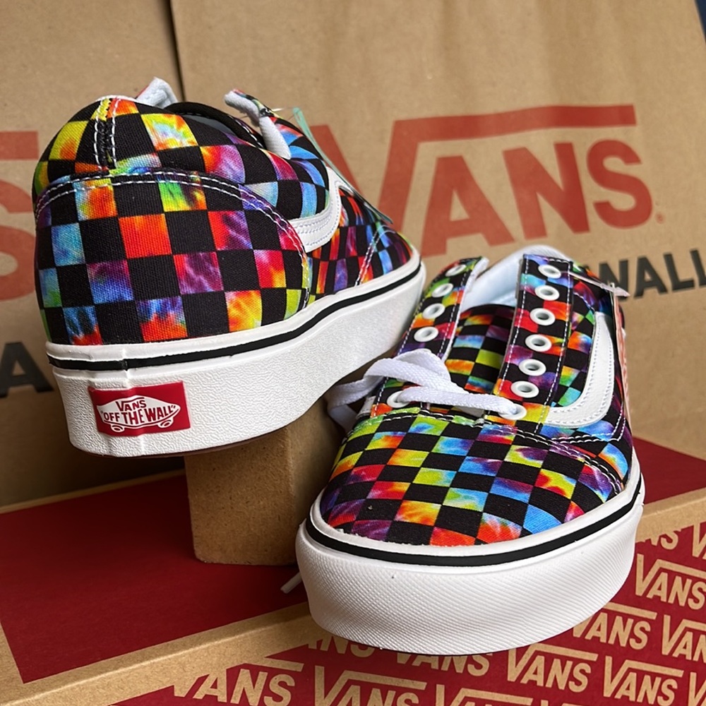 Vans WMNS Comfycush Old Skool The Tie-Dye Checkerboard Black Sneakers - Picture 10 of 16